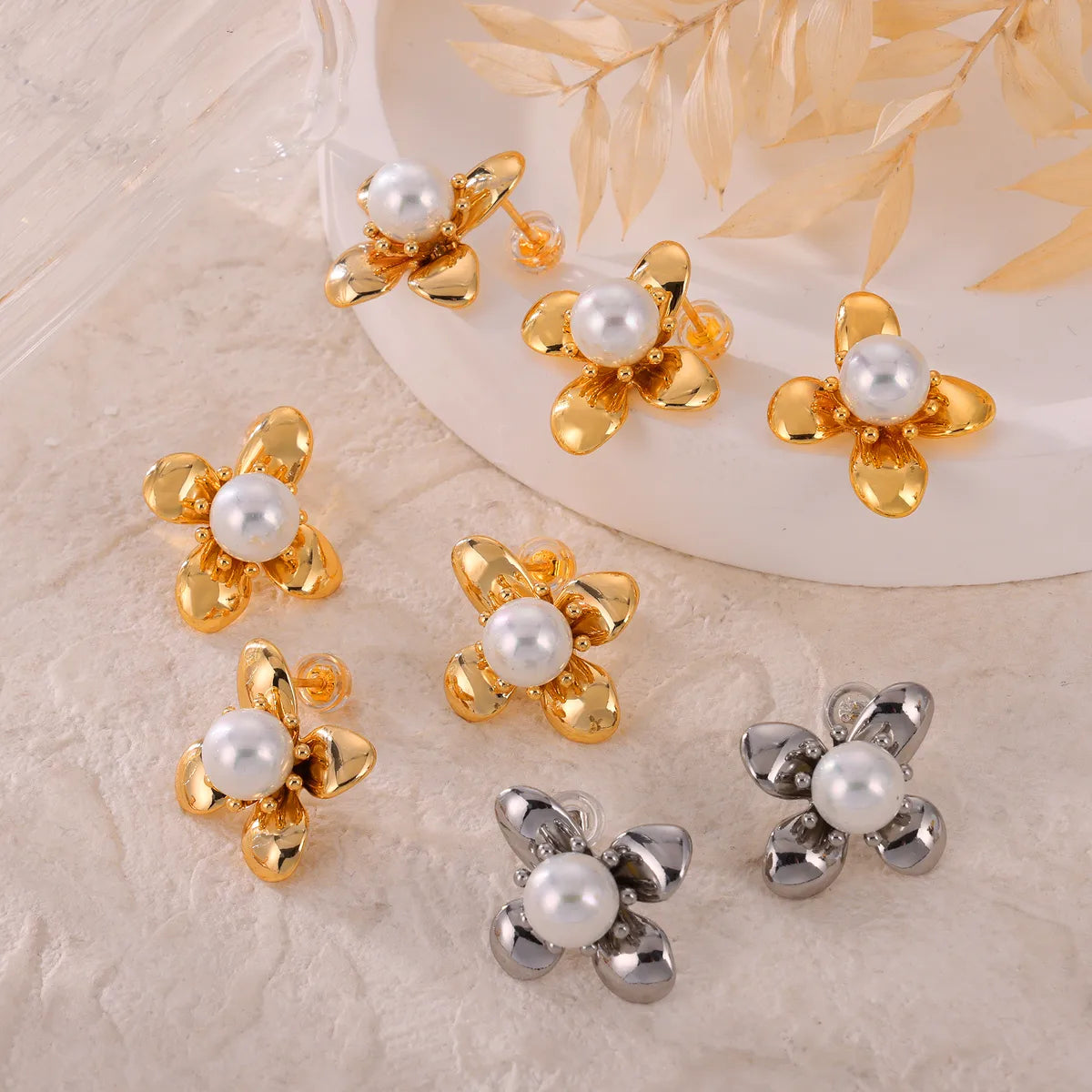 ladies earrings for office elegance -1 Pair Elegant French Style Simple Style Flower Inlay Copper Artificial Pearls 18K Gold Plated Ear Studs