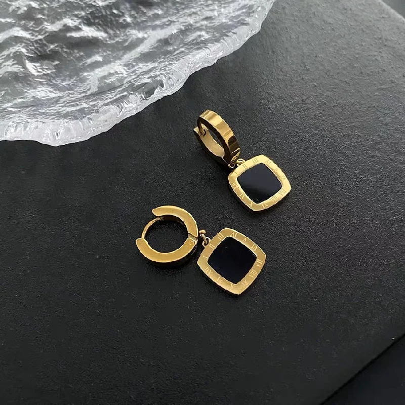 6668 Gold Earrings