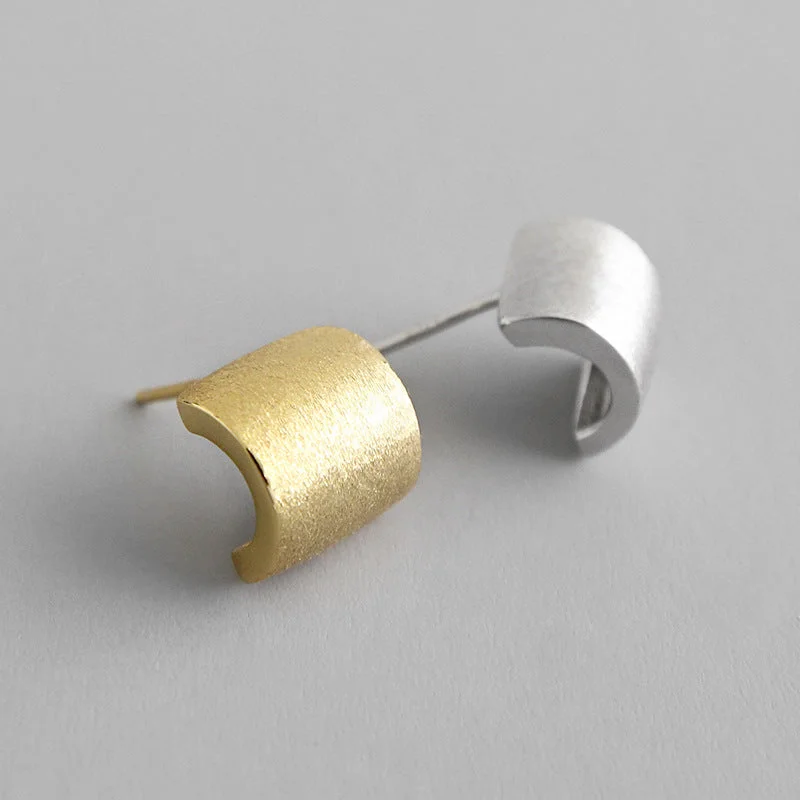 White Gold Color [with Sterling Silver Earplug]]