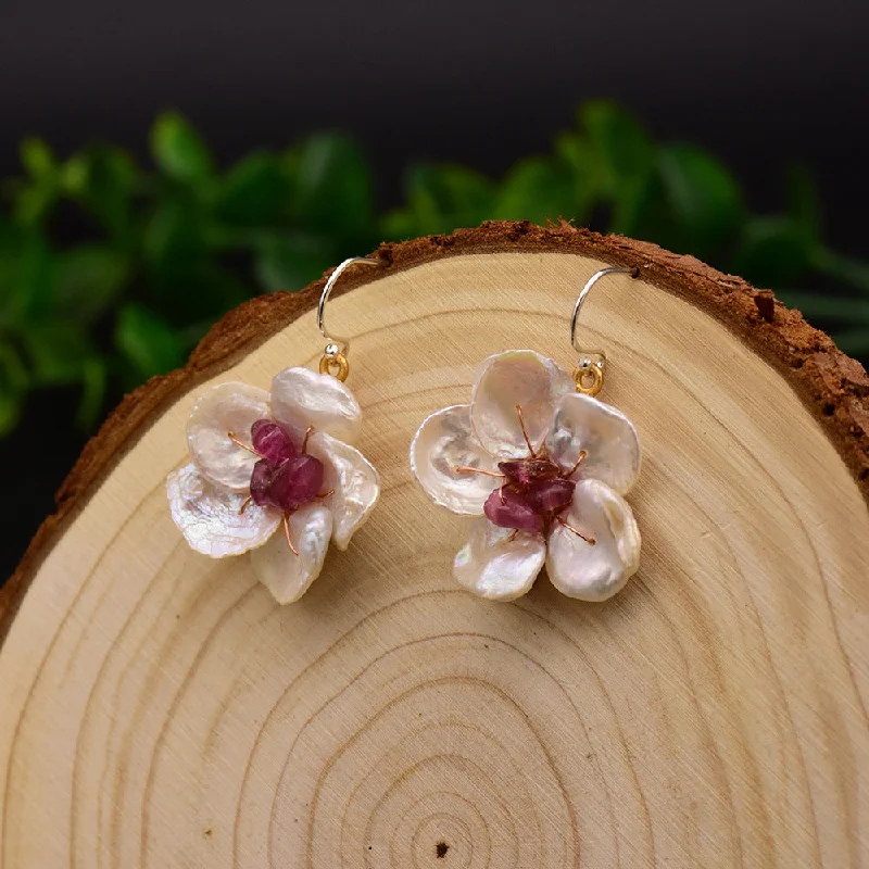 Flower Pearl Crystal Eardrops