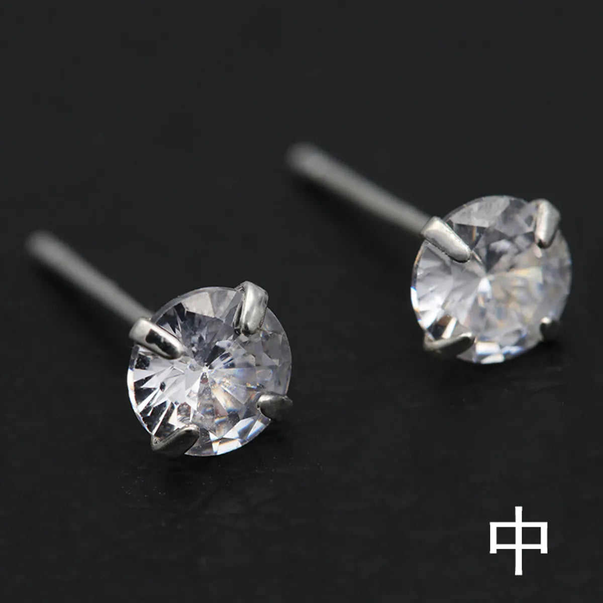 P-02 Round 3A Zircon Medium [4 * 4mm]]