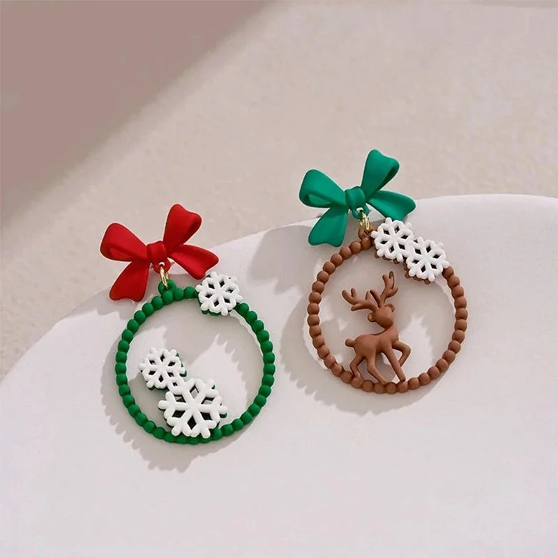 Silver Needle: Asymmetric Red and Green Bow Circle Snowflake Elk Earrings