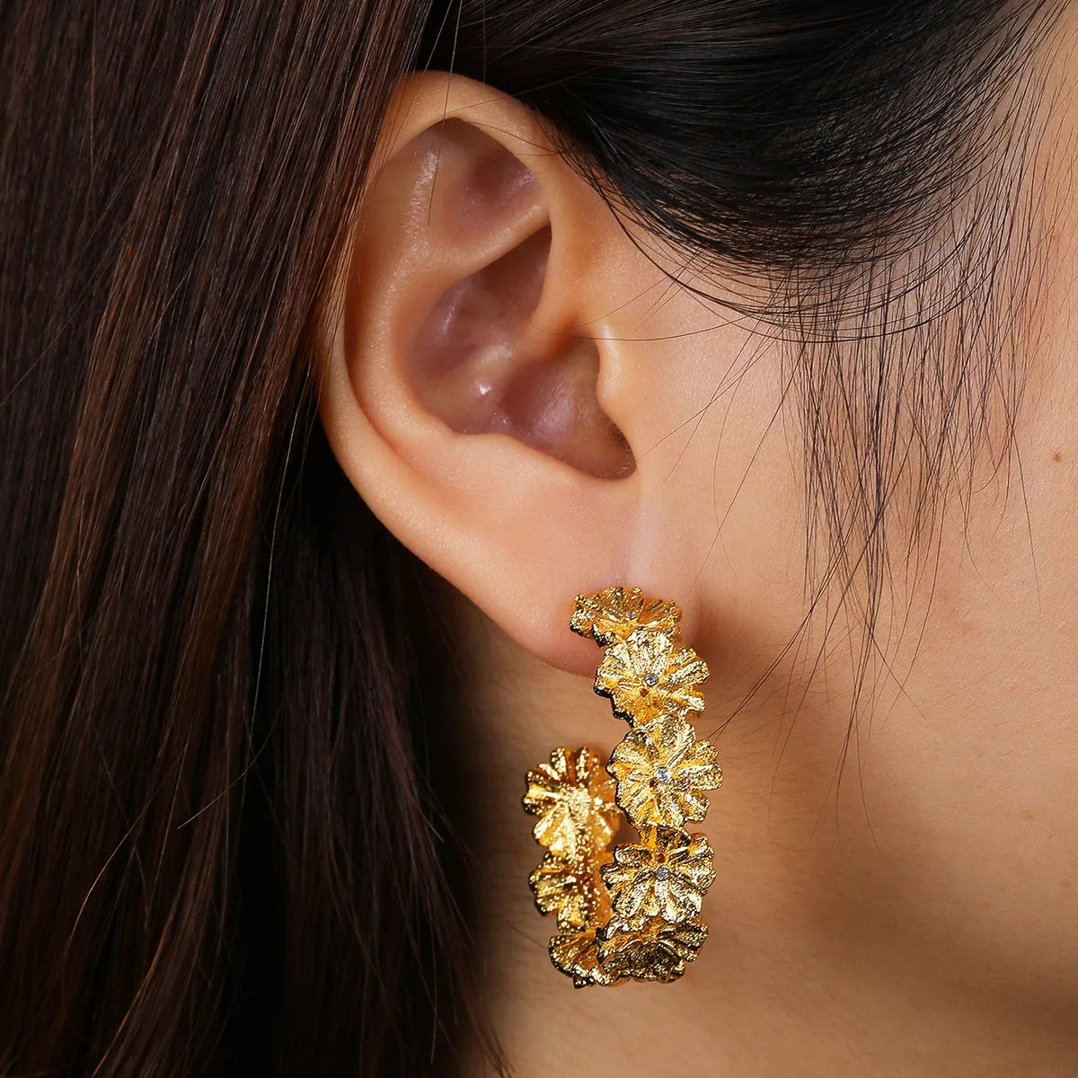 ladies earrings with black onyx -1 Pair IG Style Elegant Sweet Flower Inlay Copper Zircon 18K Gold Plated Ear Studs