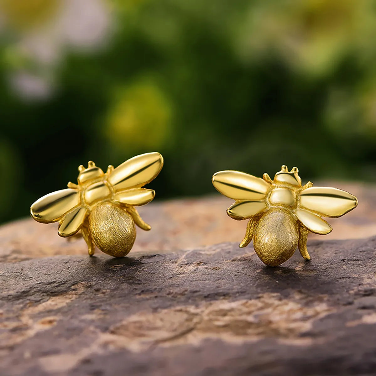 ladies earrings dramatic flair -1 Pair Vintage Style Bee Plating Sterling Silver Ear Studs