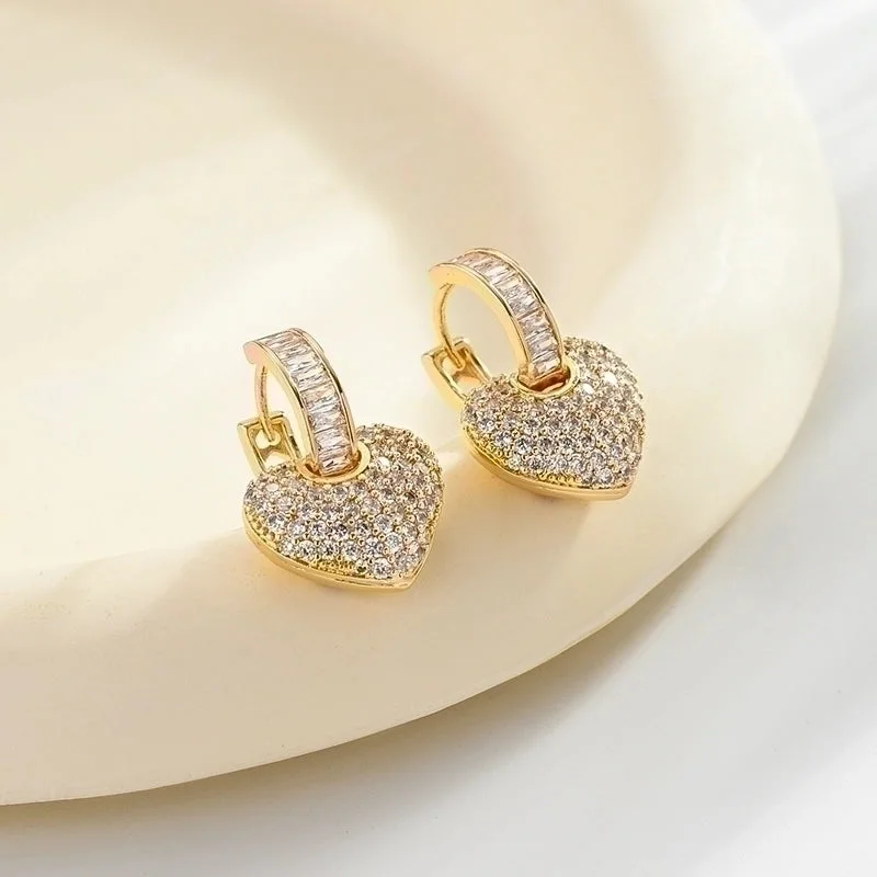 Gold|White Heart-Shaped Zircon Ear Clip