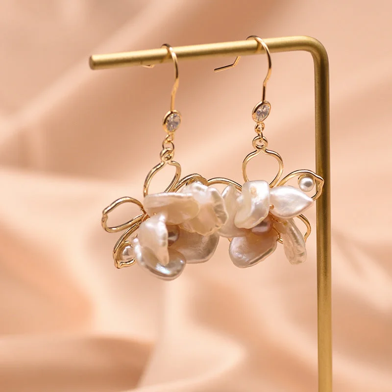 Three-Dimensional Flower Earrings