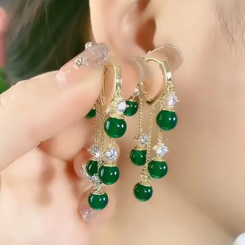 Emerald Ball Tassel Ear Clip A511