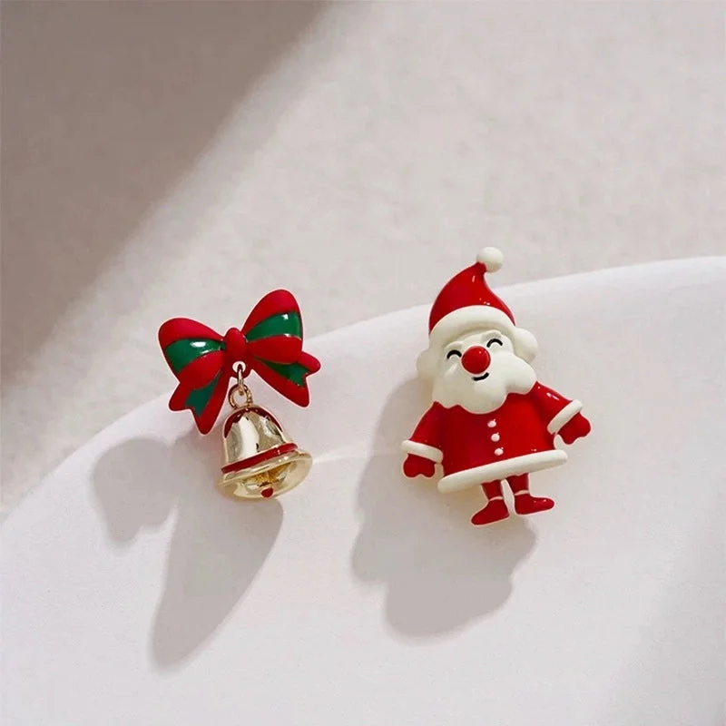 Silver Needle: Asymmetric Christmas Wind Chimes Santa Claus Earrings