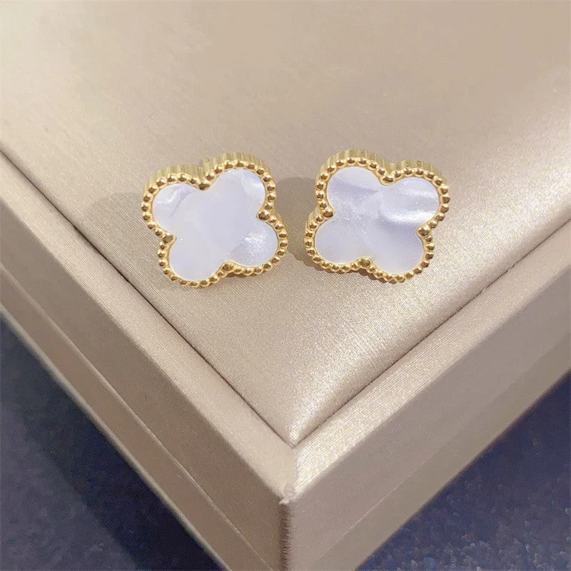 6607 6607 Gold White Clover Earrings