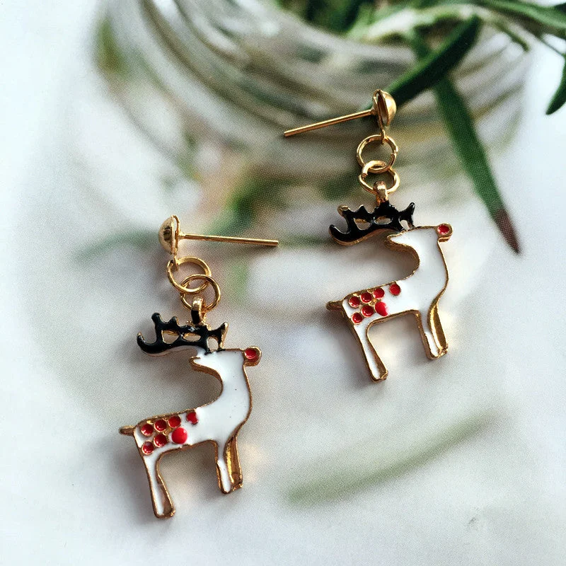 Fawn stud earrings