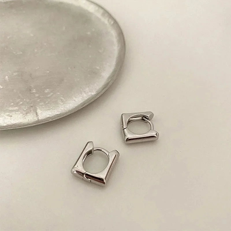 22# D0076 Square Ear Clip Silver