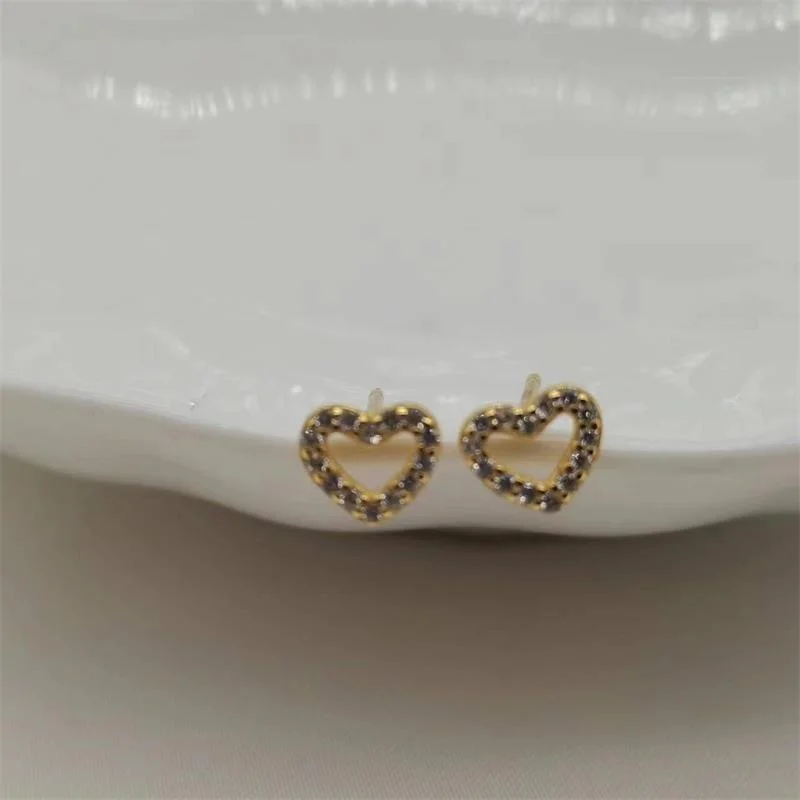 Irregular Pleated Earrings-Yellow Gold