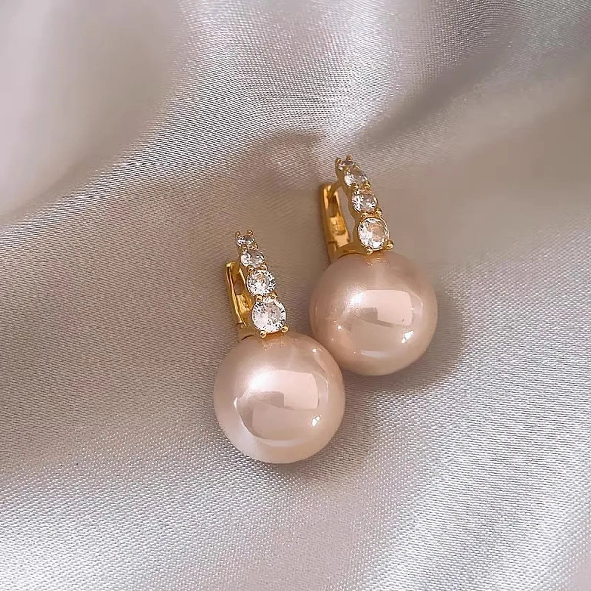 5# Ear Clip Pink Pearl