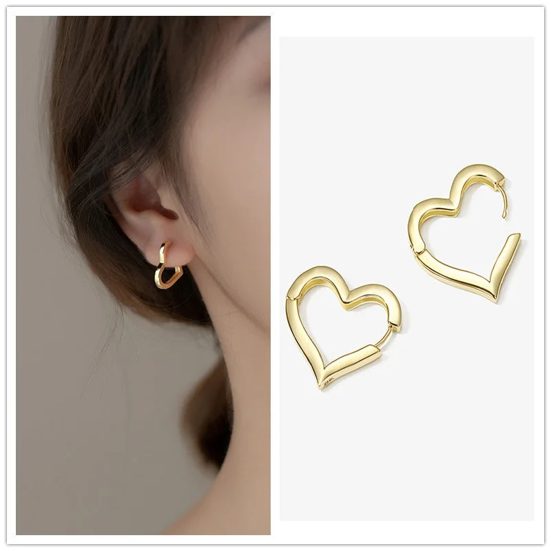 Golden Heart Ear Clip